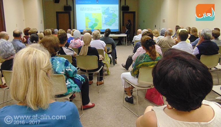 طلاب كبار في السن