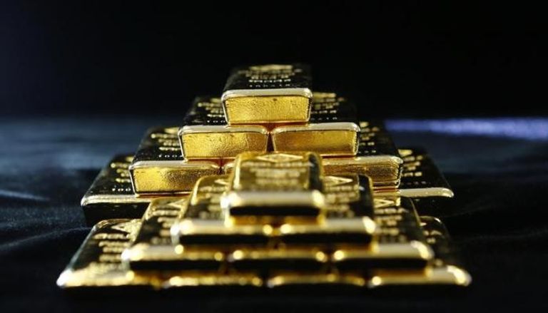 أسعار الذهب تنخفض بفعل صعود الدولار