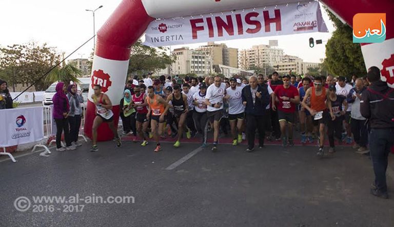 الدكتور مجدي يعقوب يتقدم الماراثون