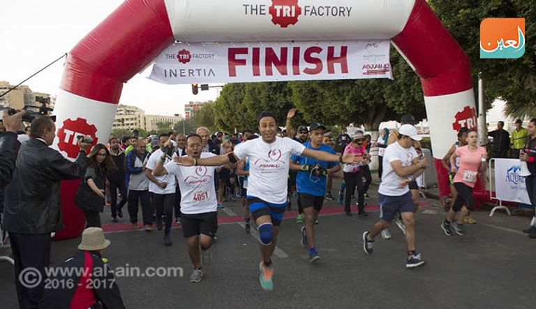 الدكتور مجدي يعقوب يتقدم الماراثون