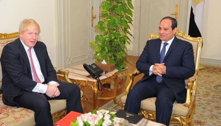 الرئيس المصري عبدالفتاح السيسي ووزير الخارجية البريطاني