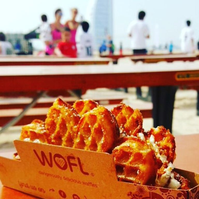 كانتين الشاطئ برعاية اتصالات في مهرجان دبي للمأكولات 2017