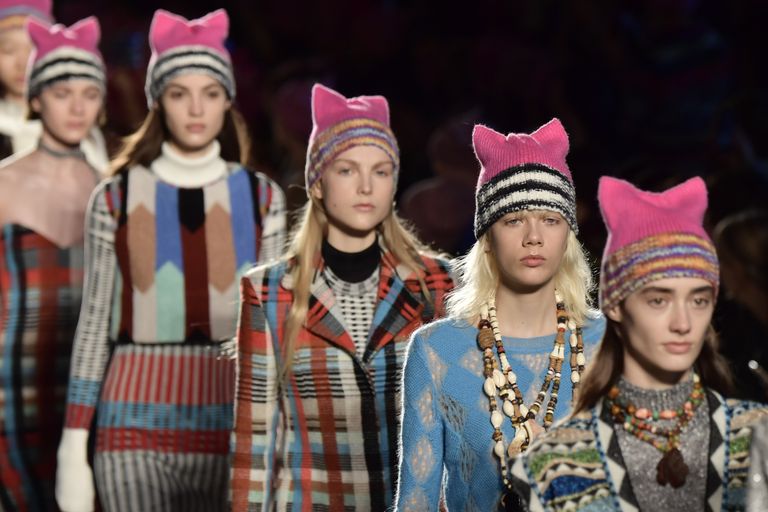 كيف عبرت النساء عن رفضهن لسياسة ترامب العنصرية ضد النساء في ميلانو؟