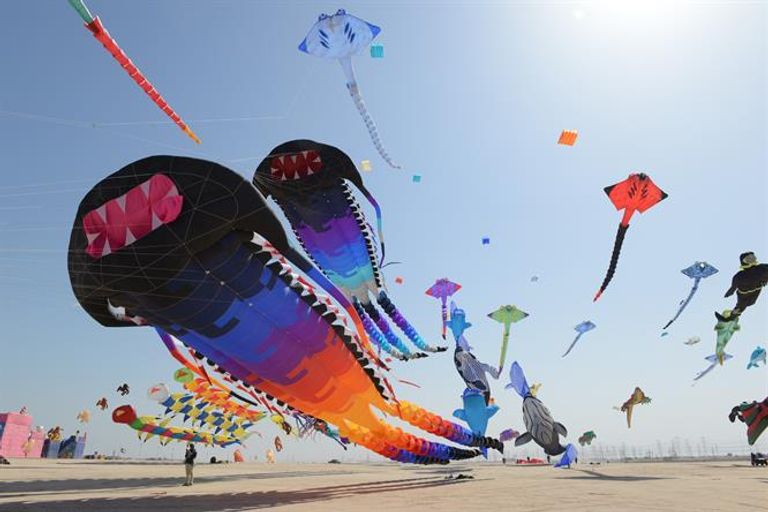 فرحة الأطفال بالأعياد الوطنية في الكويت