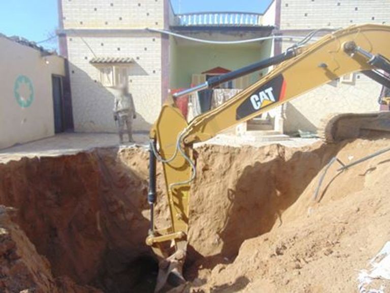 الجيش يدمر أنفاق التهريب في سيناء