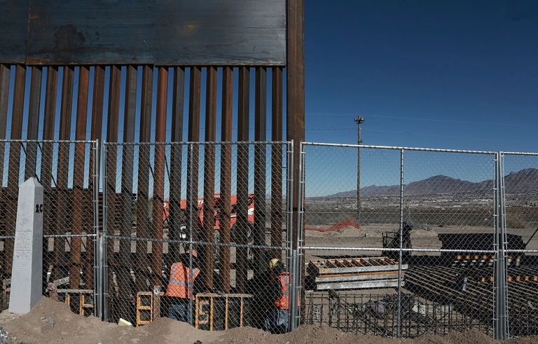 الجدار الحدودي بين أمريكا والمكسيك