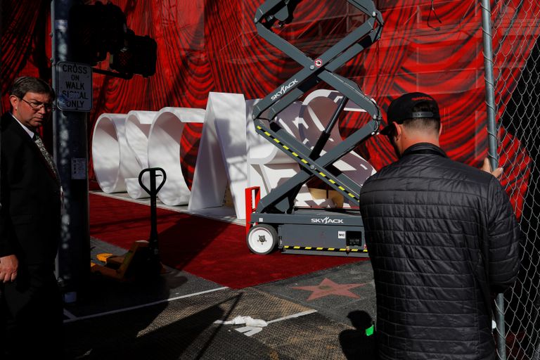 تمثال أوسكار لا يزال داخل الغلاف قبل ساعات من الحفل