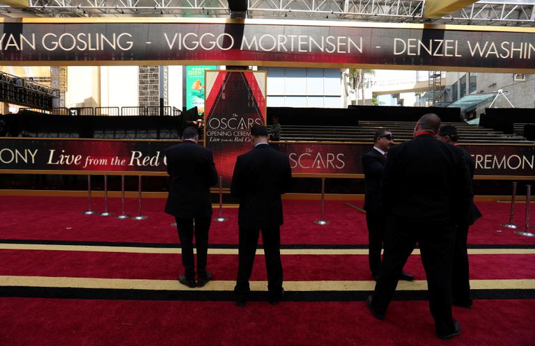 تمثال أوسكار لا يزال داخل الغلاف قبل ساعات من الحفل