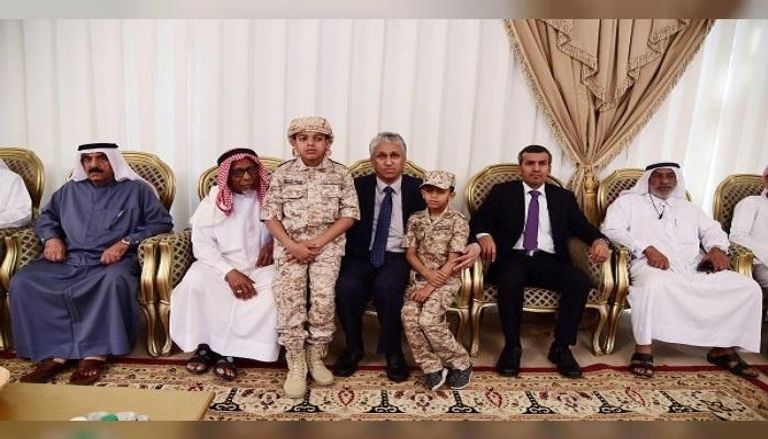 السفير اليمني يقدم واجب العزاء في الشهيد البلوشي 