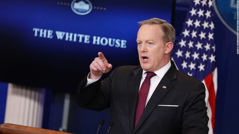 ترامب وافق على تفتيش هواتف موظفي البيت الأبيض