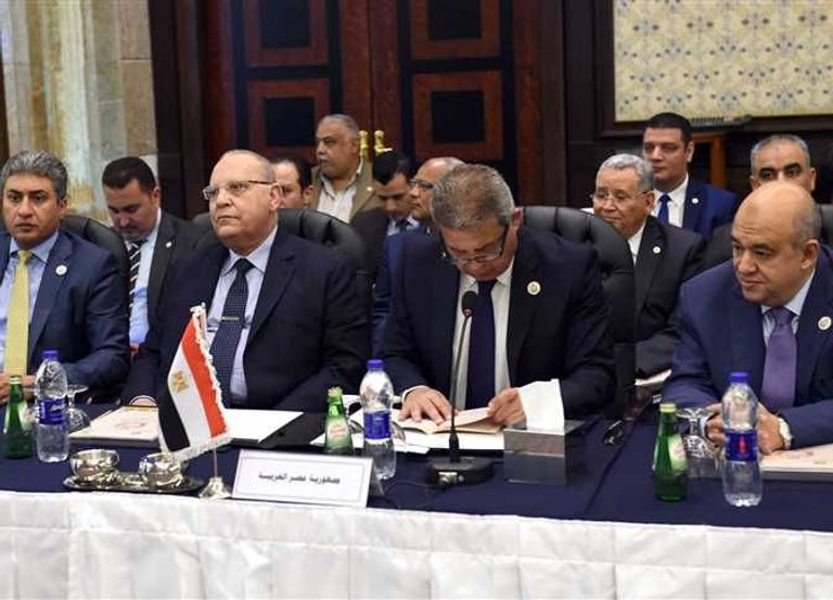 رئيس الوزراء المصري مع وزيرة التضامن المصرية