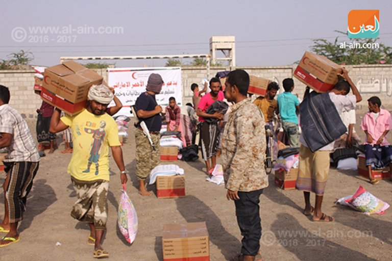 المساعدات الإماراتية قبل توزيعها على اليمنيين
