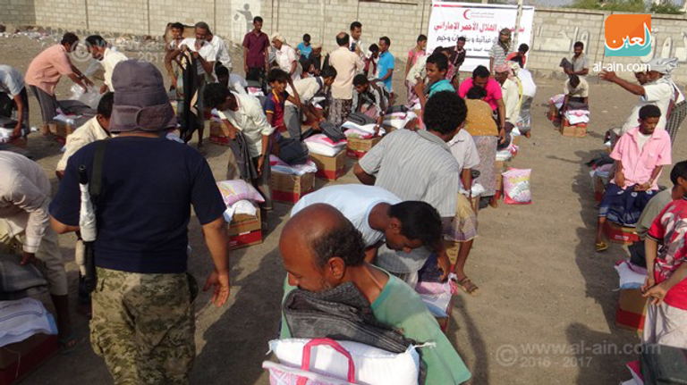 المساعدات الإماراتية قبل توزيعها على اليمنيين