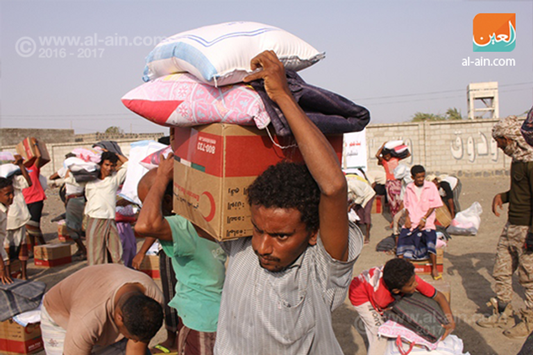 المساعدات الإماراتية قبل توزيعها على اليمنيين