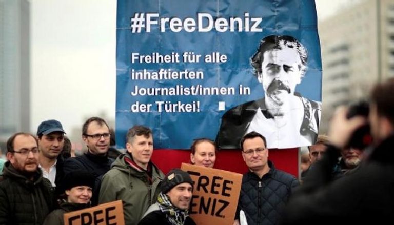احتجاجات في ألمانيا ضد اعتقال الصحفي