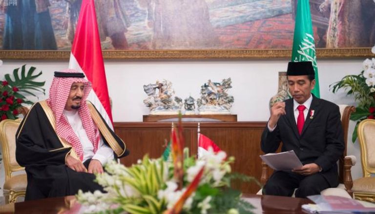 لقاء العاهل السعودي مع رئيس إندونيسيا