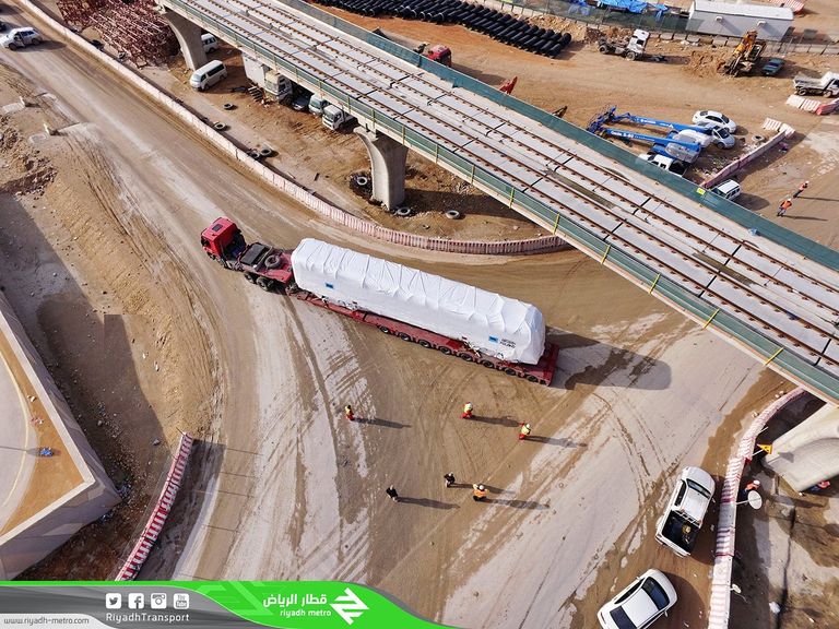 قطار المسار البنفسجي بالرياض