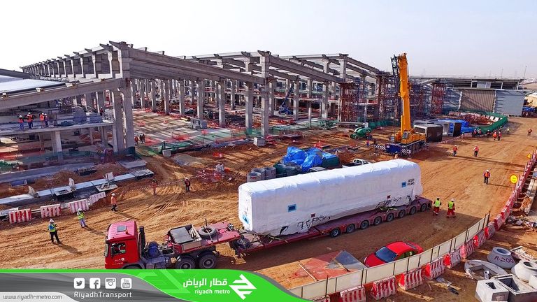 قطار المسار البنفسجي بالرياض