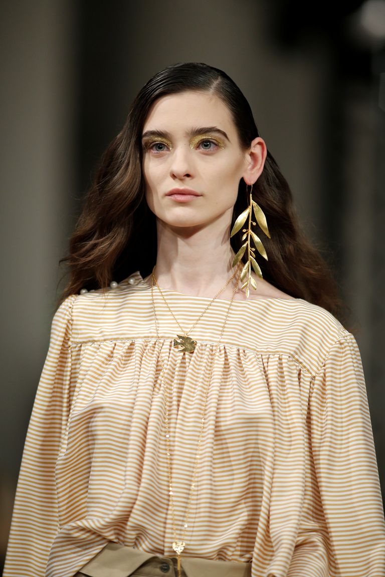 أحدث صيحات الموضة لخريف وشتاء 2017/2018