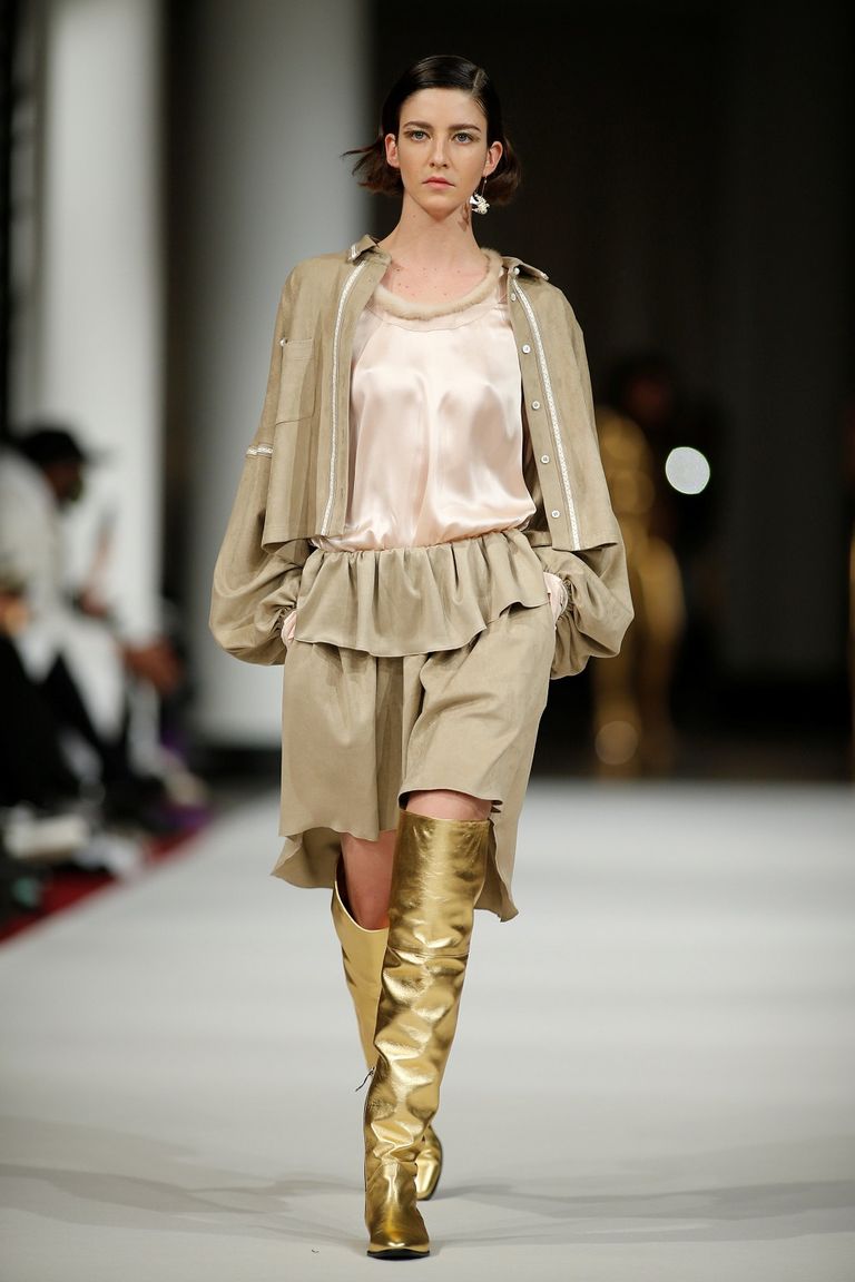 أحدث صيحات الموضة لخريف وشتاء 2017/2018