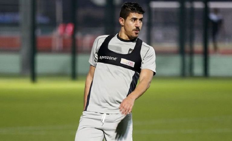 رامي بنسبعيني، مدافع رين الجزائري 