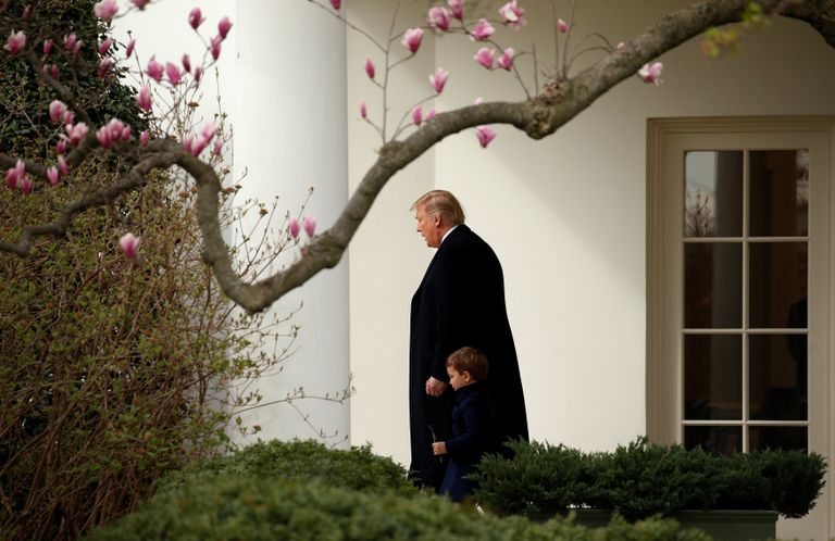 ترامب برفقة حفيديه