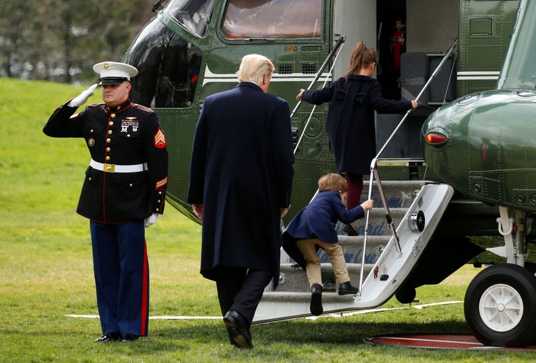 ترامب برفقة حفيديه