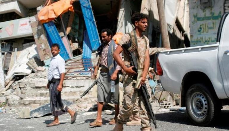 أحد جنود القوات اليمنية في مدينة تعز 