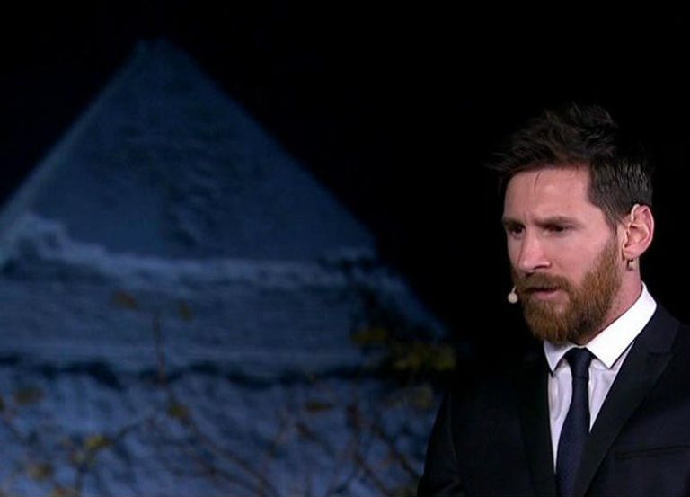 لقطات تذكارية لنجوم العالم بمنطقة الأهرامات