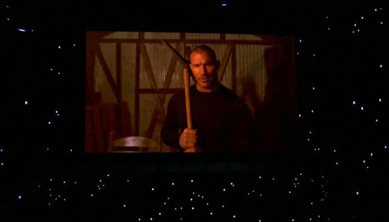 أورتن يحرق كوخ براي ويت