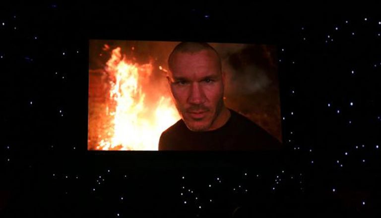 أورتن يحرق كوخ براي ويت