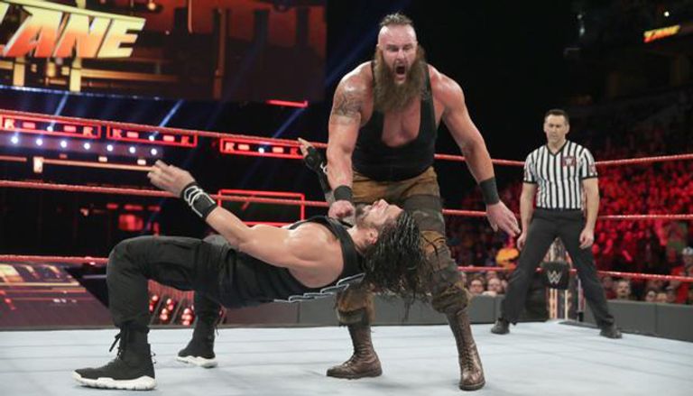 رينز يوجه ضربة قوية إلى سترومان