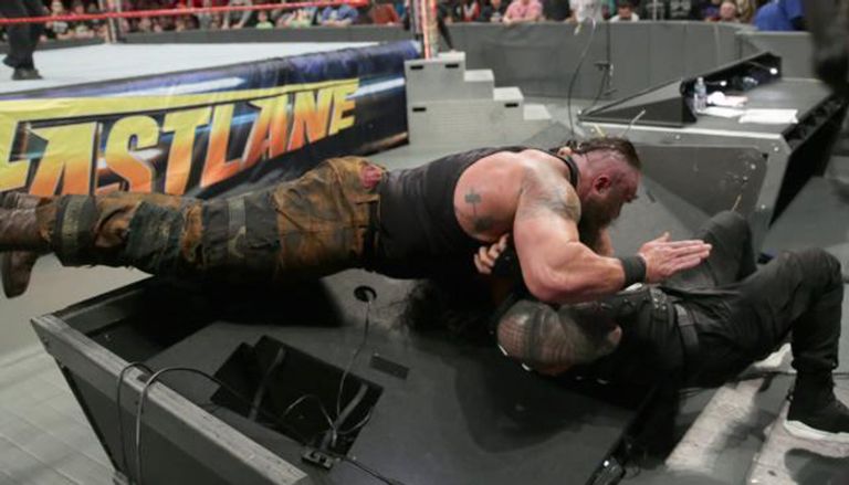 رينز يوجه ضربة قوية إلى سترومان