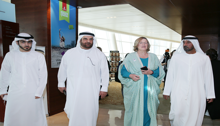 الشيخ أحمد بن سعيد آل مكتوم وإيزابيل بالهول