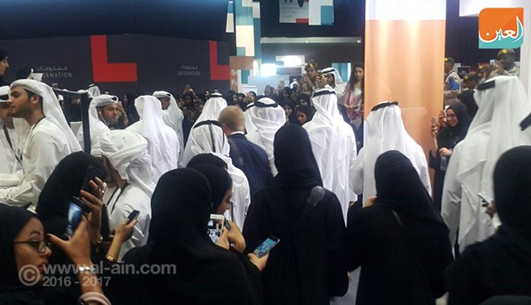 محمد بن زايد يزور معرض مجلسه لأجيال المستقبل