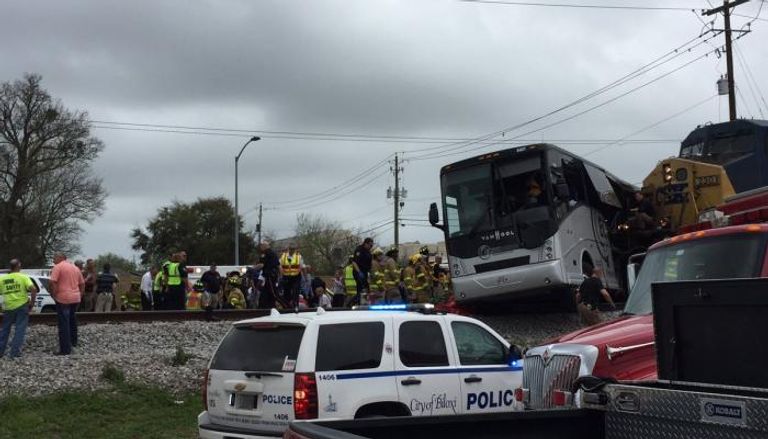 القطار والحافلة اصطدما في مدينة بيلوكسي الأمريكية