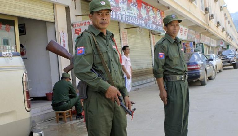 جنود بورميون في وكاي عاصمة منطقة كوكانغ (رويترز)