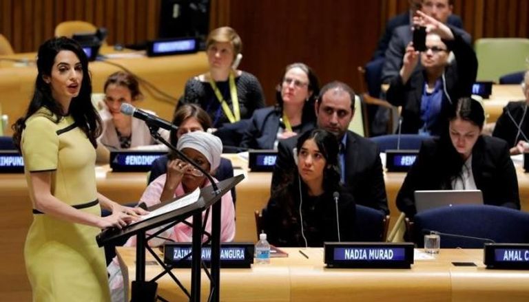 أمل كلوني خلال كلمتها في الأمم المتحدة (رويترز)