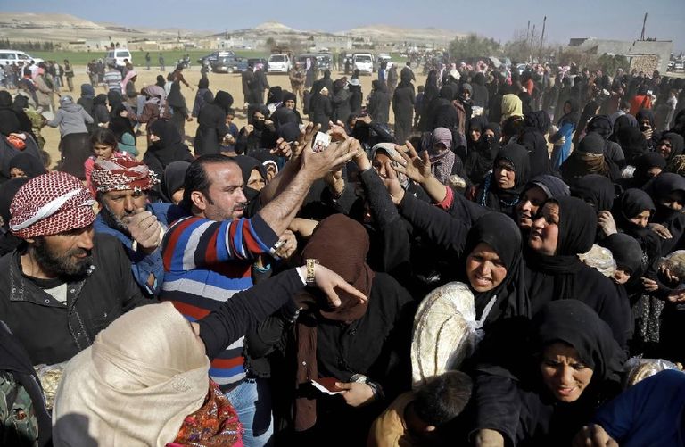 ترامب مع نائبه مايك بنس ووزير دفاعه الجنرال ماتيس