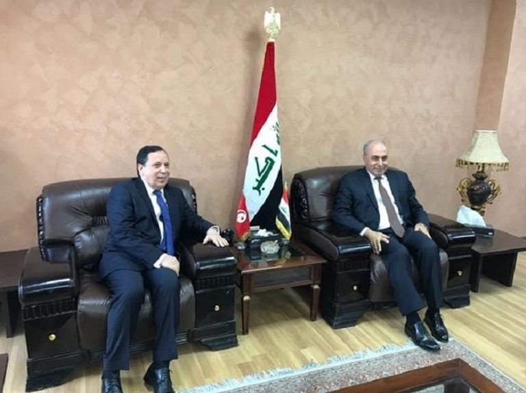 مع عدد من الوزراء