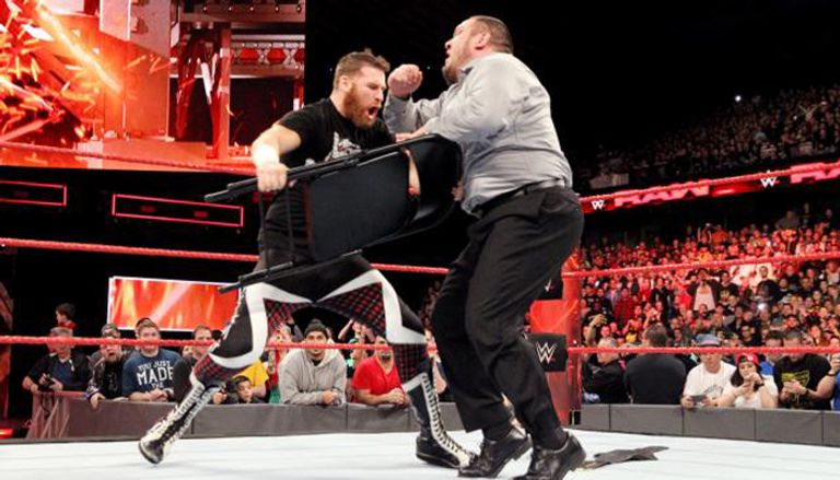 اشتباك قوي بين المصارعين الأربعة