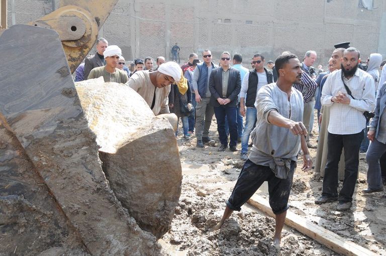 غضب في الأوساط الأثرية المصرية بسبب تمثال مكتشف لرمسيس