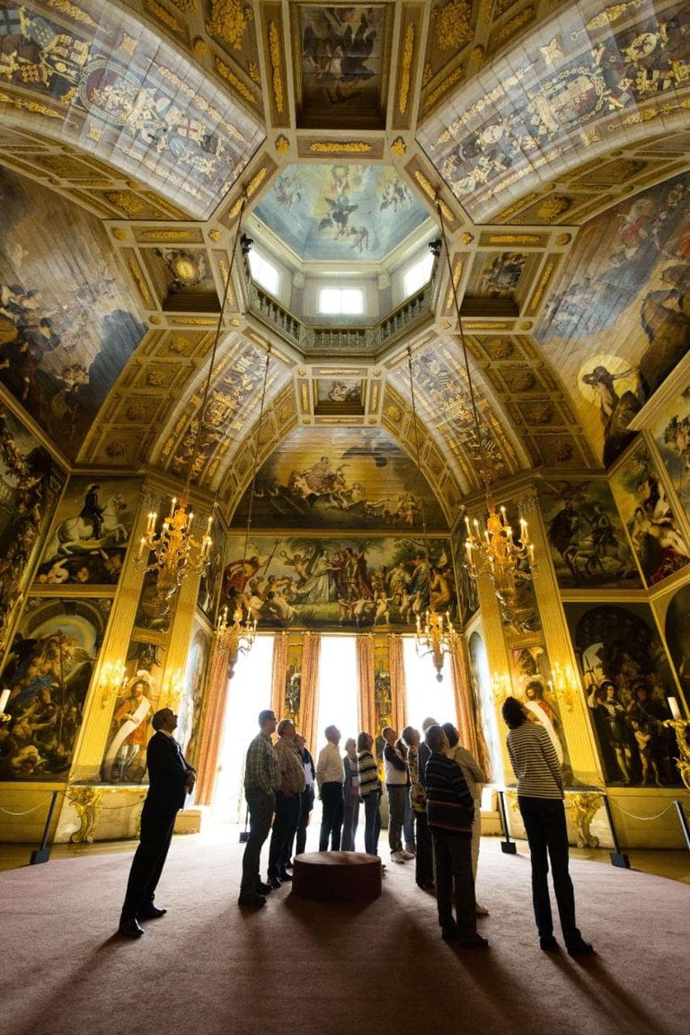 تكلفة الغرفة 30 ألف ين ياباني في الليلة