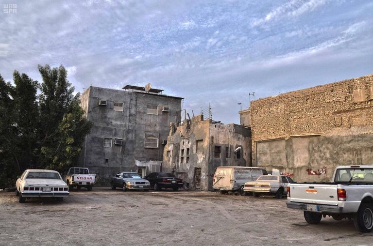 الداخلية السعودية تهاجم المطلوبين أمنيا في حي المسورة