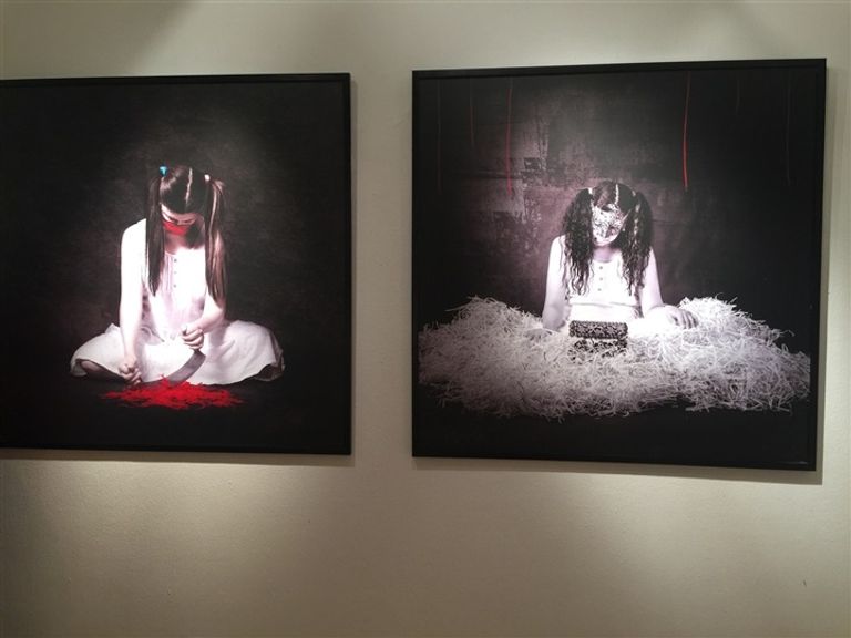 من لوحات معرض