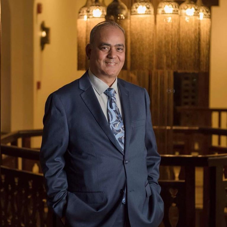 مؤلف الكتاب.. أشرف أبو اليزيد نجيب محفوظ.. السارد والتشكيلي