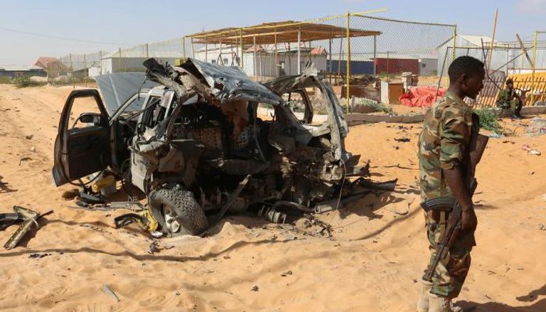 قتيلان على الأقل في انفجار سيارة مفخخة بمقديشو