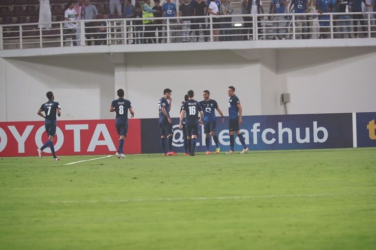 فرحة لاعبي الهلال بالهدف تغطية حية لمواجهة الوحدة والهلال