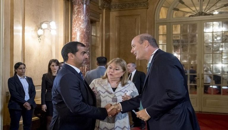 مباحثات حامد بن زايد في الأرجنتين 