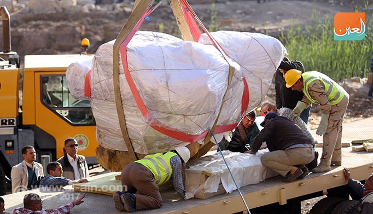 عملية نقل تمثال رمسيس